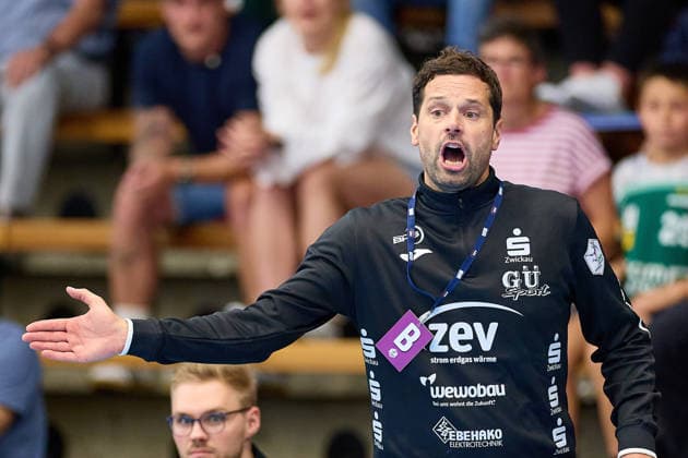 Norman Rentsch (BSV Sachsen Zwickau, Cheftrainer) regt sich auf FRISCH AUF Goeppingen vs. BSV Sachsen Zwickau, Handball, ALSCO Handball Bundesliga Frauen, 2. Spieltag, Spielzeit 2026 2027, 05.09.2026 FRISCH AUF Goeppingen vs. BSV Sachsen Zwickau, Handball, ALSCO Handball Bundesliga Frauen, 2. Spieltag, Spielzeit 2026 2027, 05.09.2026 Goeppingen Copyright: xEibner-Pressefoto GeraldxOelze-dexStoppanyx EP_ODS
