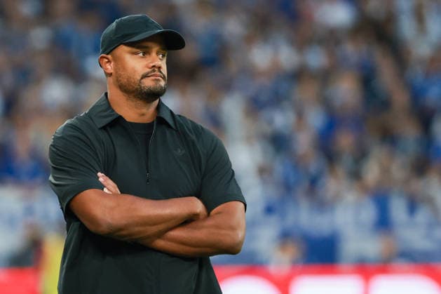 1. Bundesliga - FC Schalke 04 - FC Bayern München am 05.09.2026 in der Veltins-Arena auf Schalke Trainer Vincent Kompany (Muenchen) unzufrieden, enttäuscht, enttaeuscht, niedergeschlagen *** 1 Bundesliga: FC Schalke 04 vs. FC Bayern Munich on September 5, 2026, at the Veltins Arena in Schalke; Coach Vincent Kompany; Munich: dissatisfied, disappointed, disheartened, dejected MH