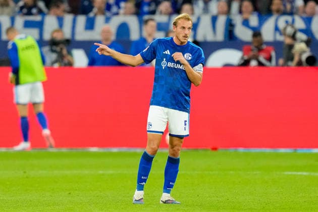 Timo Becker (FC Schalke 04) gestikuliert waehrend des Spiels der 1. Bundesliga zwischen FC Schalke 04 und FC Bayern Muenchen, Veltins-Arena am 05. September 2026 in Gelsenkirchen, Deutschland. (Foto von Alex Gottschalk DeFodi Images) +++ Timo Becker (FC Schalke 04) gestures during the Bundesliga match between FC Schalke 04 and FC Bayern Muenchen at Veltins-Arena on September 5, 2026 in Gelsenkirchen, Germany. (Photo by Alex Gottschalk DeFodi Images) DFB DFL REGULATIONS PROHIBIT ANY USE OF PHOTOGRAPHS AS IMAGE SEQUENCES AND OR QUASI-VIDEO. (Photo by Alex Gottschalk DeFodi Images) - *** Timo Becker of FC Schalke 04 gestures during the Bundesliga match between FC Schalke 04 and FC Bayern Munich, Veltins Arena on September 5, 2026, in Gelsenkirchen, Germany. Photo by Alex Gottschalk, DeFodi Images. Timo Becker of FC Schalke 04 gestures during the Bundesliga match between FC Schalke 04 and FC Bayern Munich at Veltins Arena on September 5, 2026 in Gelsenkirchen, Germany. Photo by Alex Gottschalk, DeFodi Images. DFB and DFL regulations prohibit any use of photographs as image sequences and or quasi-video. Photo by Alex Gottschalk, DeFodi Images.