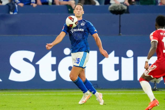 Nikola Katic (FC Schalke 04) in Aktion, am Ball, Einzelaktion waehrend des Spiels der 1. Bundesliga zwischen FC Schalke 04 und FC Bayern Muenchen, Veltins-Arena am 05. September 2026 in Gelsenkirchen, Deutschland. (Foto von Alex Gottschalk DeFodi Images) +++ Nikola Katic (FC Schalke 04) controls the ball during the Bundesliga match between FC Schalke 04 and FC Bayern Muenchen at Veltins-Arena on September 5, 2026 in Gelsenkirchen, Germany. (Photo by Alex Gottschalk DeFodi Images) DFB DFL REGULATIONS PROHIBIT ANY USE OF PHOTOGRAPHS AS IMAGE SEQUENCES AND OR QUASI-VIDEO. (Photo by Alex Gottschalk DeFodi Images) - *** Nikola Katic of FC Schalke 04 in action, on the ball, making a solo play during the Bundesliga match between FC Schalke 04 and FC Bayern Munich, Veltins Arena on September 5, 2026, in Gelsenkirchen, Germany. Photo by Alex Gottschalk, DeFodi Images. Nikola Katic of FC Schalke 04 controls the ball during the Bundesliga match between FC Schalke 04 and FC Bayern Munich at Veltins Arena on September 5, 2026 in Gelsenkirchen, Germany. Photo by Alex Gottschalk, DeFodi Images. DFB and DFL regulations prohibit any use of photographs as image sequences and or quasi-video. Photo by Alex Gottschalk, DeFodi Images.