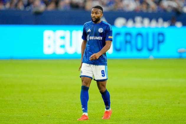 Moussa Sylla (FC Schalke 04) schaut waehrend des Spiels der 1. Bundesliga zwischen FC Schalke 04 und FC Bayern Muenchen, Veltins-Arena am 05. September 2026 in Gelsenkirchen, Deutschland. (Foto von Alex Gottschalk DeFodi Images) +++ Moussa Sylla (FC Schalke 04) looks on during the Bundesliga match between FC Schalke 04 and FC Bayern Muenchen at Veltins-Arena on September 5, 2026 in Gelsenkirchen, Germany. (Photo by Alex Gottschalk DeFodi Images) DFB DFL REGULATIONS PROHIBIT ANY USE OF PHOTOGRAPHS AS IMAGE SEQUENCES AND OR QUASI-VIDEO. (Photo by Alex Gottschalk DeFodi Images) - *** Moussa Sylla of FC Schalke 04 looks on during the Bundesliga match between FC Schalke 04 and FC Bayern Munich, Veltins Arena on September 5, 2026, in Gelsenkirchen, Germany. Photo by Alex Gottschalk, DeFodi Images. Moussa Sylla of FC Schalke 04 looks on during the Bundesliga match between FC Schalke 04 and FC Bayern Munich at Veltins Arena on September 5, 2026 in Gelsenkirchen, Germany. Photo by Alex Gottschalk, DeFodi Images. DFB and DFL regulations prohibit any use of photographs as image sequences and or quasi-video. Photo by Alex Gottschalk, DeFodi Images
