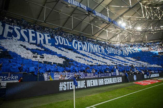 2026.09.05, xkwix, Fußball, Bundesliga, FC Schalke 04 - FC Bayern München, Veltins-Arena, 2.Spieltag, Saison 2026 2027: Choreografie der Schalke Fans auf der Haupttribuene DFB regulations prohibit any use of photographs as image sequences and or quasi-video. Photo: xKamilxWilkowskixPressefotoKochx Nordrhein-Westfalen Deutschland *** September 5, 2026, xkwix, Soccer, Bundesliga, FC Schalke 04 vs. FC Bayern Munich, Veltins Arena, Matchday 2, 2026–2027 season. Choreography by Schalke fans in the main grandstand. DFB regulations prohibit any use of photographs as image sequences and or quasi-video. Photo: xKamilxWilkowskixPressefotoKochx, North Rhine-Westphalia, Germany