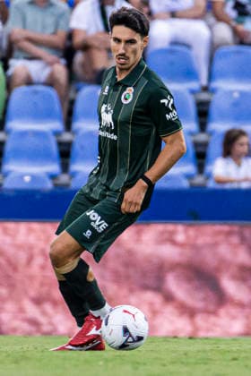 Rayo Vallecano v Racing de Santander - La Liga EA Sports Andre Almeida of Racing de Santander during La Liga EA Sports match between Rayo Vallecano and Racing de Santander at Estadio Butarque on September 05, 2026 in Madrid, Spain. Leganes Estadio Butarque Madrid Spain Copyright: xAlejandroxMatiasxAcostax