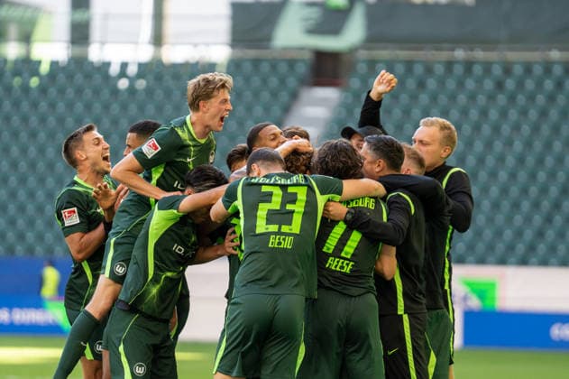 Deutschland: Fussball 2. Bundesliga, 4. Spieltag 2026 2027, VfL Wolfsburg - Energie Cottbus am 05.09.2026 in Wolfsburg (Volkswagen Arena): Tor zum 4:3 Mattias Svanberg (VfL Wolfsburg, 32) Jubel, Freude, Torjubel, Emotionen *** German Soccer 2. Bundesliga, Matchday 4, 2026–2027, VfL Wolfsburg vs. Energie Cottbus on September 5, 2026, at the Volkswagen Arena in Wolfsburg; goal to make it 4–3 by Mattias Svanberg of VfL Wolfsburg, age 32; celebration, joy, goal celebration, emotions Copyright: xSvenxHeidmannx