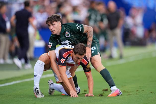 September 5, 2026, Leganes, Madrid, Spain: Jorge Salinas of Real Racing Club and Jorge de Frutos of Rayo Vallecano compete for the ball during the Spanish League, LaLiga EA Sports, football match played between Rayo Vallecano and Real Racing Club at Butarque stadium on September 05, 2026, in Leganes, Madrid, Spain. Rayo Vallecano V Real Racing Club - LaLiga EA Sports - ZUMAa181 20260905_zaa_a181_135 Copyright: xDennisxAgyemanx