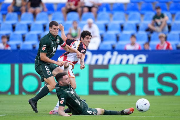 September 5, 2026, Leganes, Madrid, Spain: Sergio Camello of Rayo Vallecano shoots to score his team s third goal during the Spanish League, LaLiga EA Sports, football match played between Rayo Vallecano and Real Racing Club at Butarque stadium on September 05, 2026, in Leganes, Madrid, Spain. Leganes Spain - ZUMAa181 20260905_zaa_a181_121 Copyright: xDennisxAgyemanx