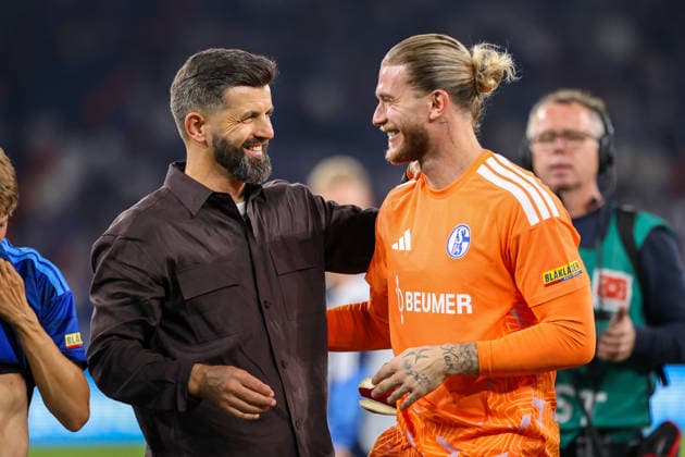 2026.09.05, xkwix, Fußball, Bundesliga, FC Schalke 04 - FC Bayern München, Veltins-Arena, 2.Spieltag, Saison 2026 2027: Miron Muslic (FC Schalke 04 Trainer) und Loris Karius (FC Schalke 04 1) umarmen sich und jubeln gemeinsam DFB regulations prohibit any use of photographs as image sequences and or quasi-video. Photo: xKamilxWilkowskixPressefotoKochx Nordrhein-Westfalen Deutschland *** September 5, 2026, xkwix, Soccer, Bundesliga, FC Schalke 04 vs. FC Bayern Munich, Veltins Arena, Matchday 2, 2026–2027 season: Miron Muslic, FC Schalke 04 coach, and Loris Karius, FC Schalke 04 No. 1, hug each other and celebrate together. DFB regulations prohibit any use of photographs as image sequences and or quasi-video. Photo: xKamilxWilkowskixPressefotoKochx, NorthRhineland-Westphalia, Germany