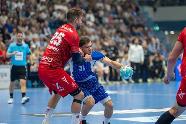 Olle Forsell Schefvert, Rueckraum, (MT Melsungen 25), Kay Smits, Rueckraum, (VfL Gummersbach 31), VfL Gummersbach vs. MT Melsungen,, Opel Handball Bundesliga, Herren , 3. Spieltag, 05.09.2026 Gummersbach NRW Deutschland