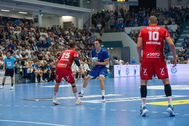Olle Forsell Schefvert, Rueckraum, (MT Melsungen 25), Miro Schluroff, Rueckraum, (VfL Gummersbach 15), Dainis KriÅ¡topÄns, Rueckraum, (MT Melsungen 10), VfL Gummersbach vs. MT Melsungen,, Opel Handball Bundesliga, Herren , 3. Spieltag, 05.09.2026 Gummersbach NRW Deutschland
