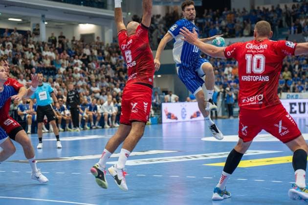 Alex Dujshebaev, Rueckraum, (VfL Gummersbach 10), Dainis KriÅ¡topÄns, Rueckraum, (MT Melsungen 10), Adrian Sipos, Kreislaeufer, (MT Melsungen 8), VfL Gummersbach vs. MT Melsungen,, Opel Handball Bundesliga, Herren , 3. Spieltag, 05.09.2026 Gummersbach NRW Deutschland