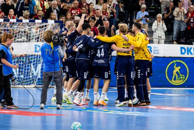 Opel HBL: SG Flensburg-Handewitt vs HC Erlangen; 05.09.26 Jubel nach Sieg Team SG Flensburg-Handewitt Opel HBL: SG Flensburg-Handewitt vs HC Erlangen, GGW Arena am 05.09.26 Copyright: xBEAUTIFULxSPORTS MarioxM.xKobergx