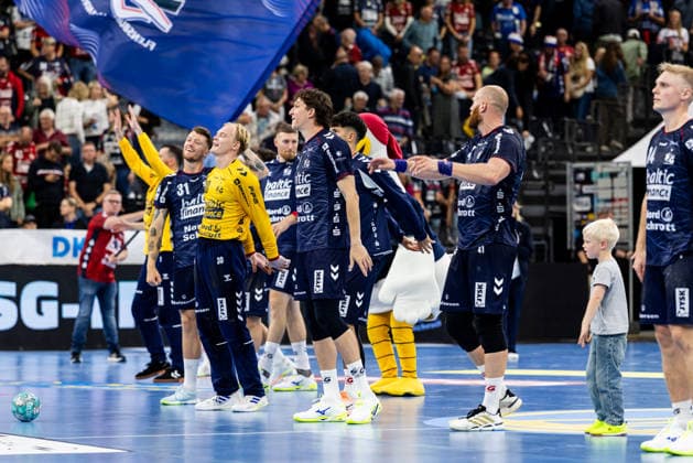 Opel HBL: SG Flensburg-Handewitt vs HC Erlangen; 05.09.26 Jubel nach Sieg Team SG Flensburg-Handewitt Opel HBL: SG Flensburg-Handewitt vs HC Erlangen, GGW Arena am 05.09.26 Copyright: xBEAUTIFULxSPORTS MarioxM.xKobergx