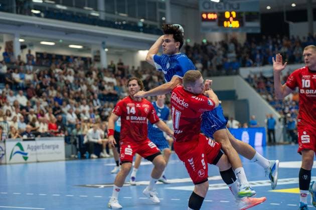 Nicola Roganovic, Rueckraum, (VfL Gummersbach 23), Johannes Golla, Kreislaeufer, (MT Melsungen 14), Dimitri Ignatow, Aussen, (MT Melsungen 11), VfL Gummersbach vs. MT Melsungen,, Opel Handball Bundesliga, Herren , 3. Spieltag, 05.09.2026 Gummersbach NRW Deutschland