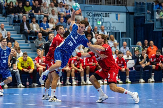 Opel Handball Bundesliga, VfL Gummersbach - MT Melsungen, 05.09.2026 Daniel Dujshebaev (MT Melsungen 24), Miro Schluroff (VfL Gummersbach 15), Johannes Golla (MT Melsungen 14), ; Opel Handball Bundesliga, VfL Gummersbach - MT Melsungen, 05.09.2026 Copyright: xBEAUTIFULxSPORTS Erlhofx