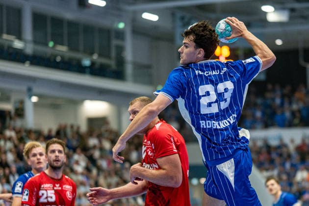 Opel Handball Bundesliga, VfL Gummersbach - MT Melsungen, 05.09.2026 Olle Forsell Schefvert (MT Melsungen 25), Nikola RoganoviÄ‡ (VfL Gummersbach 23), ; Opel Handball Bundesliga, VfL Gummersbach - MT Melsungen, 05.09.2026 Copyright: xBEAUTIFULxSPORTS Erlhofx