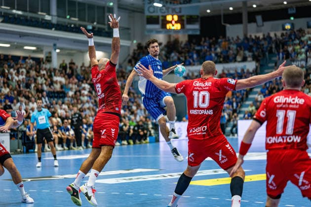 Opel Handball Bundesliga, VfL Gummersbach - MT Melsungen, 05.09.2026 Alex Dujshebaev (VfL Gummersbach 10), Dainis KriÅ¡topÄns (MT Melsungen 10), Dimitri Ignatow (MT Melsungen 11), ; Opel Handball Bundesliga, VfL Gummersbach - MT Melsungen, 05.09.2026 Copyright: xBEAUTIFULxSPORTS Erlhofx