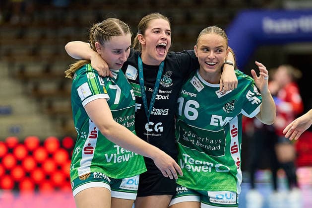 Freude, Jubel bei Lea Watzl (Frisch Auf Goeppingen, 07), Anika Rohm (Frisch Auf Goeppingen, Co-Trainerin) und Mariel ten Velde (Frisch Auf Goeppingen, 16) nach Spielende FRISCH AUF Goeppingen vs. BSV Sachsen Zwickau, Handball, ALSCO Handball Bundesliga Frauen, 2. Spieltag, Spielzeit 2026 2027, 05.09.2026 FRISCH AUF Goeppingen vs. BSV Sachsen Zwickau, Handball, ALSCO Handball Bundesliga Frauen, 2. Spieltag, Spielzeit 2026 2027, 05.09.2026 Goeppingen Copyright: xEibner-Pressefoto GeraldxOelze-dexStoppanyx EP_ODS