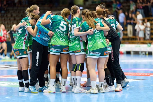 Mannschaftskreis Team von Frisch Auf Goeppingen nach dem knappen 29:28 Erfolg FRISCH AUF Goeppingen vs. BSV Sachsen Zwickau, Handball, ALSCO Handball Bundesliga Frauen, 2. Spieltag, Spielzeit 2026 2027, 05.09.2026 FRISCH AUF Goeppingen vs. BSV Sachsen Zwickau, Handball, ALSCO Handball Bundesliga Frauen, 2. Spieltag, Spielzeit 2026 2027, 05.09.2026 Goeppingen Copyright: xEibner-Pressefoto GeraldxOelze-dexStoppanyx EP_ODS