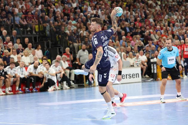 05.09.2026, xBHAx, Handball, Opel HBL, Saison 2026 2027, 1.HBL, SG Flensburg-Handewitt - HC Erlangen, GGW Arena: Emil Jacobsen (SG Flensburg-Handewitt 31) beim 7 Meter Schleswig-Holstein Deutschkand