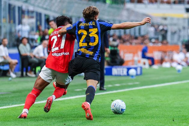 SOCCER - Serie A - Inter - FC Internazionale vs. SSC Napoli Photo by IPA ABACAPRESS.COM88155183 - Nicolo Barella of FC Internazionale battles for the ball with Alisson De Almeida Santos of SSC Napoli during the Serie A Enilive 2026 27 soccer match between FC Internazionale and SSC Napoli Milan Italy  Copyright: xIPAxSport ABACAx