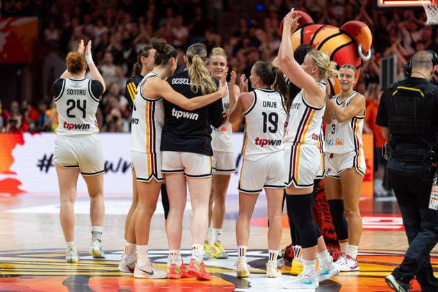 deutsche Mannschaft jubelt Jubel nach Sieg Spielende, GER, Deutschland vs. Japan, Basketball, FIBA Women s World Cup 2026, Gruppenphase, Spieltag 2, 05.09.2026 GER, Deutschland vs. Japan, Basketball, FIBA Women s World Cup 2026, Gruppenphase, Spieltag 2, 05.09.2026 Berlin Copyright: xEibner-Pressefoto MaxxVincenx EP_MVN