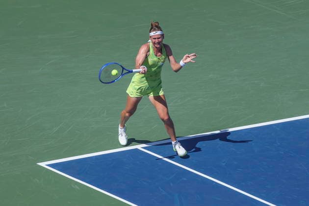 US Open tennis tournament - Day 7 Marie Bouzkova of Czechia in action against Iga Swiatek of Poland during the Women™s Singles round 3 of the US Open Tennis Championships at the USTA Billie Jean King National Tennis Center in Flushing Meadows, New York, USA, 05 September 2026. The 2026 US Open tournament runs from 23 August through 13 September. FLUSHING MEADOWS NEW YORK United States  Copyright: xSARAHxYENESELx