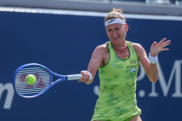 US Open tennis tournament - Day 7 Marie Bouzkova of Czechia in action against Iga Swiatek of Poland during the Women™s Singles round 3 of the US Open Tennis Championships at the USTA Billie Jean King National Tennis Center in Flushing Meadows, New York, USA, 05 September 2026. The 2026 US Open tournament runs from 23 August through 13 September. FLUSHING MEADOWS NEW YORK United States  Copyright: xSARAHxYENESELx