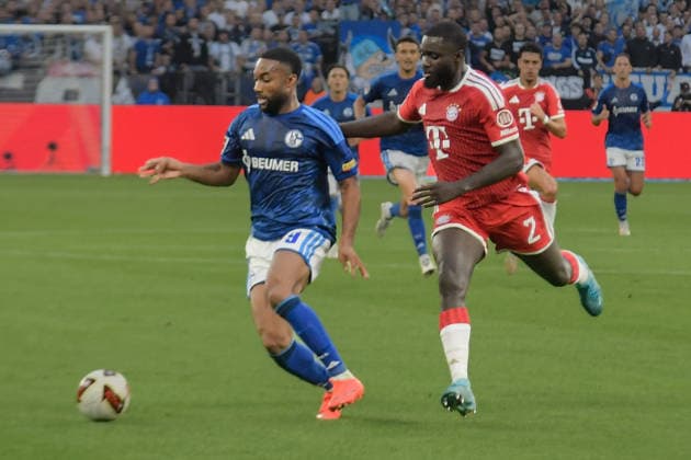 v. li. im Zweikampf Moussa Sylla (Schalke 9) Dayot Upamecano (Muenchen 2) 05.09.2026 ¢ Fussball ¢ FC Schalke 04 vs FC Bayern Muenchen, Veltins-Arena, Gelsenkirchen, DFB DFL REGULATIONS PROHIBIT ANY USE OF PHOTOGRAPHS AS IMAGE SEQUENCES AND OR QUASI-VIDEO NRW Germany *** From left: Moussa Sylla (Schalke 9) and Dayot Upamecano (Munich) in a one-on-one battle, May 9, 2026 ¢ Soccer ¢ FC Schalke 04 vs. FC Bayern Munich, Veltins Arena, Gelsenkirchen, DFB and DFL regulations prohibit any use of photographs as image sequences and or quasi-video. NRW, Germany Copyright: xpepphotox xSaschaxWeizx pep00321, pep_20260905_hm