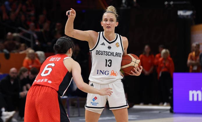 Otoha Goto, Leonie Fiebich am Ball zeigend Zweikampf Spielszene Aktion Basketball FIBA World Cup Weltmeisterschaft Frauen WM Saison 2026 2027 05.09.2026 DBB Deutschland GER vs Japan JPN