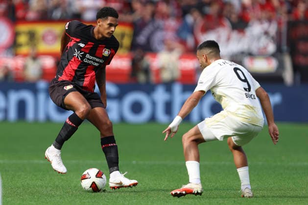 Jarell Quansah (Bayer 04 Leverkusen) und Livan Burcu (1.FC Union Berlin) im Zweikampf waehrend des Spiels der 1. Bundesliga zwischen Bayer 04 Leverkusen und 1. FC Union Berlin, BayArena am 05. September 2026 in Leverkusen, Deutschland. (Foto von Oliver Kaelke DeFodi Images) +++ Jarell Quansah (Bayer 04 Leverkusen) und Livan Burcu (1.FC Union Berlin) battle for the ball during the Bundesliga match between Bayer 04 Leverkusen and 1. FC Union Berlin at BayArena on September 5, 2026 in Leverkusen, Germany. (Photo by Oliver Kaelke DeFodi Images) DFB DFL REGULATIONS PROHIBIT ANY USE OF PHOTOGRAPHS AS IMAGE SEQUENCES AND OR QUASI-VIDEO. (Photo by Oliver Kaelke DeFodi Images) - *** Jarell Quansah of Bayer 04 Leverkusen and Livan Burcu of 1 FC Union Berlin battle for the ball during the Bundesliga match between Bayer 04 Leverkusen and 1 FC Union Berlin at the BayArena on September 5, 2026, in Leverkusen, Germany. Photo by Oliver Kaelke, DeFodi Images. Jarell Quansah of Bayer 04 Leverkusen and Livan Burcu of 1. FC Union Berlin battle for the ball during the Bundesliga match between Bayer 04 Leverkusen and 1. FC Union Berlin at BayArena on September 5, 2026 in Leverkusen, Germany Photo by Oliver Kaelke, DeFodi Images DFB and DFL regulations prohibit any use of photographs as image sequences and or quasi-video Photo by Oliver Kaelke, DeFodi Images