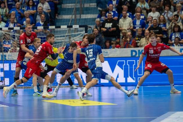 Miro Schluroff, Rueckraum, (VfL Gummersbach 15), VfL Gummersbach vs. MT Melsungen,, Opel Handball Bundesliga, Herren , 3. Spieltag, 05.09.2026 Gummersbach NRW Deutschland