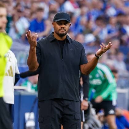 GELSENKIRCHEN - Head coach Vincent Kompany of FC Bayern Munich before the Bundesliga match between FC Schalke 04 and FC Bayern Munich at the Veltins-Arena on 5 September 2026 in Gelsenkirchen, Germany. MARCEL TER BALS ANP Bundesliga 2026 27 xVIxANPxSportx xMarcelxterxBalsxIVx 567291693 originalFilename: 567291693.jpg