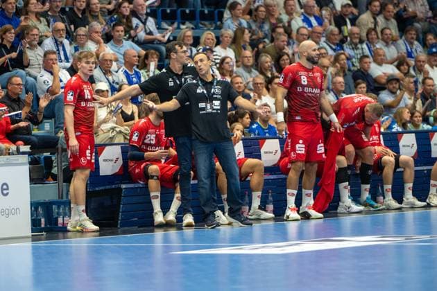 Roberto Garcia Parrondo, Cheftrainer, (MT Melsungen), VfL Gummersbach vs. MT Melsungen,, Opel Handball Bundesliga, Herren , 3. Spieltag, 05.09.2026 Gummersbach NRW Deutschland