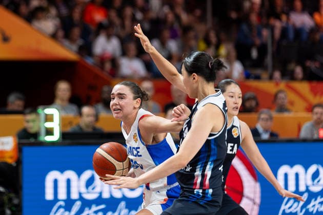 Pauline Astier (Frankreich, 98) im Dribbling gegen Yoolim Kang (Korea, 10), GER, Frankreich vs. Korea, Basketball, FIBA Women s World Cup 2026, Gruppenphase, Spieltag 2, 05.09.2026 GER, Frankreich vs. Korea, Basketball, FIBA Women s World Cup 2026, Gruppenphase, Spieltag 2, 05.09.2026 Berlin Copyright: xEibner-Pressefoto MaxxVincenx EP_MVN