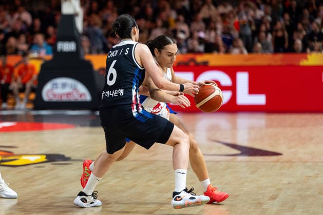 Carla Leite (Frankreich, 00) im Dribbling gegen Isaem Choi (Korea, 06), GER, Frankreich vs. Korea, Basketball, FIBA Women s World Cup 2026, Gruppenphase, Spieltag 2, 05.09.2026 GER, Frankreich vs. Korea, Basketball, FIBA Women s World Cup 2026, Gruppenphase, Spieltag 2, 05.09.2026 Berlin Copyright: xEibner-Pressefoto MaxxVincenx EP_MVN