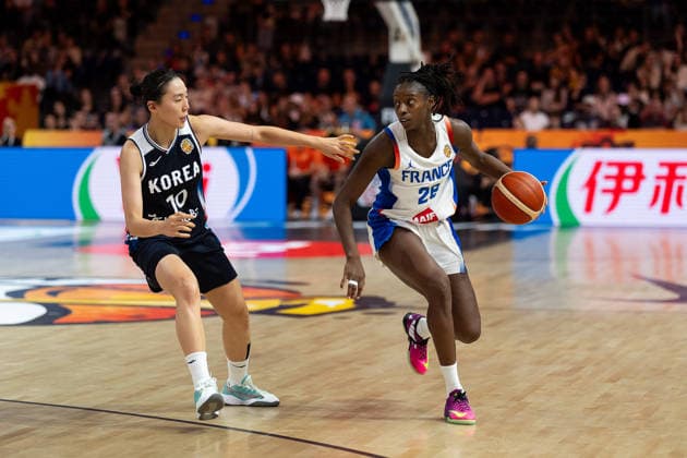 Migna Toure (Frankreich, 28) im Dribbling gegen Yoolim Kang (Korea, 10), GER, Frankreich vs. Korea, Basketball, FIBA Women s World Cup 2026, Gruppenphase, Spieltag 2, 05.09.2026 GER, Frankreich vs. Korea, Basketball, FIBA Women s World Cup 2026, Gruppenphase, Spieltag 2, 05.09.2026 Berlin Copyright: xEibner-Pressefoto MaxxVincenx EP_MVN