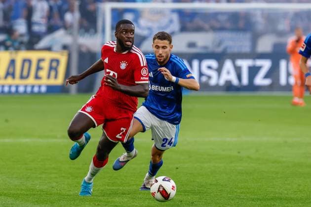 GELSENKIRCHEN - Adil Aouchiche of Schalke 04 battles for possession with Dayot Upamecano of FC Bayern Munich before the Bundesliga match between FC Schalke 04 and FC Bayern Munich at the Veltins-Arena on 5 September 2026 in Gelsenkirchen, Germany. MARCEL TER BALS ANP Bundesliga 2026 27 xVIxANPxSportx xMarcelxterxBalsxIVx 567293318 originalFilename: 567293318.jpg