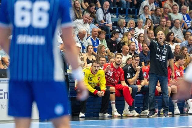 Roberto Garcia Parrondo, Cheftrainer, (MT Melsungen), VfL Gummersbach vs. MT Melsungen,, Opel Handball Bundesliga, Herren , 3. Spieltag, 05.09.2026 Gummersbach NRW Deutschland