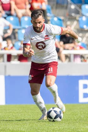 Regionalliga Südwest: FSV Frankfurt - Kickers Offenbach, 05.09.2026 Keanu Staude (Kickers Offenbach 11) am Ball, Freisteller, Portrait Porträt, FSV Frankfurt - Kickers Offenbach, Frankfurt, BBBank Arena, 5.9.2026 Copyright: xBEAUTIFULxSPORTS Gawlikx