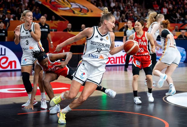 Germany v Japan: Group A - FIBA Women s Basketball World Cup Germany 2026 Leonie Fiebich plays during the FIBA Women s Basketball World Cup 2026 match between Germany and Japan in Berlin, Germany, on September 5, 2026. Berlin Germany  Copyright: xMarcinxGolbax originalFilename:golba-germanyv260905_npUXv.jpg