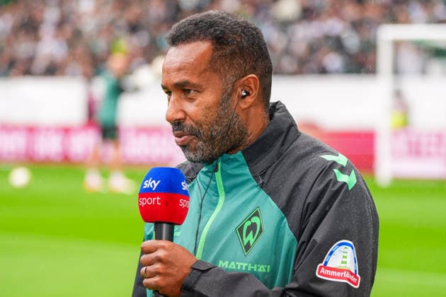 Daniel Thioune (Werder Bremen, Cheftrainer) im Sky Interview, Gesichtsausdruck, Emotion, Mimik, Deutschland: Fussball, Bundesliga, Saison 2026 27, 2. Spieltag, 05.09.2026, Werder Bremen vs RB Leipzig, Weserstadion (Bremen) *** Daniel Thioune of Werder Bremen, head coach in a Sky Sport interview, facial expression, emotion, facial gestures, German soccer, Bundesliga, 2026–27 season, Matchday 2, September 5, 2026, Werder Bremen vs. RB Leipzig, Weserstadion, Bremen Copyright: xLeonxFrickx