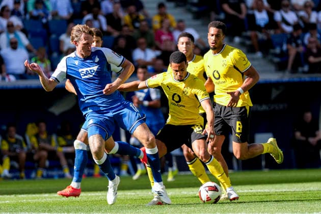 v.li.: Wouter Burger (Hoffenheim, 18), Ethan Chidiebere Nwaneri (BVB, 18), Zweikampf, Spielszene, Duell, duel, tackle, tackling, Dynamik, Action, Aktion, 05.09.2026, Sinsheim (Deutschland), Fussball, Bundesliga, TSG 1899 Hoffenheim - Borussia Dortmund, DFB DFL REGULATIONS PROHIBIT ANY USE OF PHOTOGRAPHS AS IMAGE SEQUENCES AND OR QUASI-VIDEO. *** From left: Wouter Burger (Hoffenheim), 18, Ethan Chidiebere Nwaneri (BVB), 18, tackle, game scene, duel, tackle, tackling, dynamic, action, 05 09 2026, Sinsheim, Germany, soccer, Bundesliga, TSG 1899 Hoffenheim, Borussia Dortmund, DFB and DFL regulations prohibit any use of photographs as image sequences and or quasi-video xozx