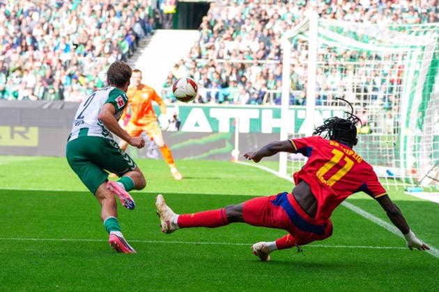 Johan Bakayoko (RB Leipzig, 11), Olivier Deman (Werder Bremen, 2), Deutschland: Fussball, Bundesliga, Saison 2026 27, 2. Spieltag, 05.09.2026, Werder Bremen vs RB Leipzig, Weserstadion (Bremen) *** Johan Bakayoko, RB Leipzig, 11; Olivier Deman, Werder Bremen, 2; German Soccer, Bundesliga, 2026–27 Season, Matchday 2, September 5, 2026, Werder Bremen vs. RB Leipzig, Weserstadion, Bremen Copyright: xLeonxFrickx