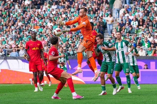 Karl Hein (Werder Bremen, 1), Ezechiel Banzuzi (RB Leipzig, 6), Neil El Aynaoui (RB Leipzig, 21), Olivier Deman (Werder Bremen, 2), Marco Friedl (Werder Bremen, 32), Deutschland: Fussball, Bundesliga, Saison 2026 27, 2. Spieltag, 05.09.2026, Werder Bremen vs RB Leipzig, Weserstadion (Bremen) *** Karl Hein, Werder Bremen, 1; Ezechiel Banzuzi, RB Leipzig, 6; Neil El Aynaoui, RB Leipzig, 21; Olivier Deman, Werder Bremen, 2; Marco Friedl, Werder Bremen, 32; German Soccer, Bundesliga, 2026–27 Season, Matchday 2, September 5, 2026, Werder Bremen vs. RB Leipzig, Weserstadion, Bremen Copyright: xLeonxFrickx