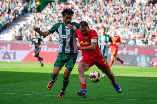 David Raum (RB Leipzig, 22), Eren Dinkci, Eren Dinkci (Werder Bremen, 18) Zweikampf, Gesichtsausdruck, Emotion, Deutschland: Fussball, Bundesliga, Saison 2026 27, 2. Spieltag, 05.09.2026, Werder Bremen vs RB Leipzig, Weserstadion (Bremen) *** David Raum, RB Leipzig, 22; Eren Dinkci, Eren Dinkci, Werder Bremen, 18; tackle; facial expression; emotion; German soccer; Bundesliga; 2026–27 season; Matchday 2; September 5, 2026; Werder Bremen vs. RB Leipzig, Weserstadion, Bremen Copyright: xLeonxFrickx