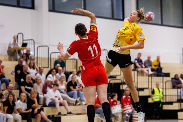 2. Handball Bundesliga Frauen: 1. FSV Mainz 05 - HC Roedertal, Mainz, 05.09.2026 Rozemarijn Irma Genevieve Alderden (HC Roedertal, 30) im Wurf gegen Christine Burgard (1. FSV Mainz 05, 11) Partie vom 2. Spieltag der ALSCO Handball 2. Bundesliga Frauen zwischen 1. FSV Mainz 05 und HC Rödertal in Mainz am 05.09.2026 *** Women s Handball Bundesliga 2: 1 FSV Mainz 05 vs. HC Rödertal, Mainz, September 5, 2026. Rozemarijn Irma Genevieve Alderden of HC Rödertal takes a shot against Christine Burgard of 1 FSV Mainz 05, 11 Match from Matchday 2 of the ALSCO Women’s Handball 2nd Bundesliga between 1 FSV Mainz 05 and HC Rödertal in Mainz on September 5, 2026 Copyright: xBEAUTIFULxSPORTS Hahnex