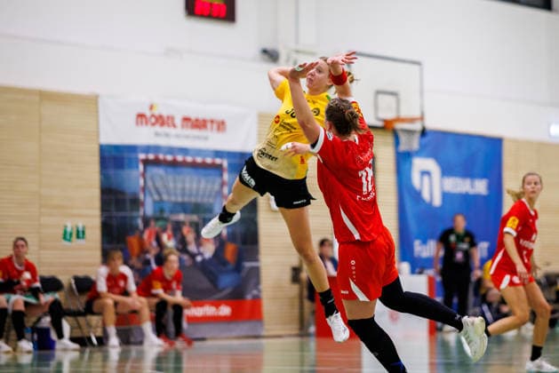 2. Handball Bundesliga Frauen: 1. FSV Mainz 05 - HC Roedertal, Mainz, 05.09.2026 Rozemarijn Irma Genevieve Alderden (HC Roedertal, 30) im Wurf gegen Lena Feiniler (1. FSV Mainz 05, 18) Partie vom 2. Spieltag der ALSCO Handball 2. Bundesliga Frauen zwischen 1. FSV Mainz 05 und HC Rödertal in Mainz am 05.09.2026 *** Women s Handball Bundesliga 2: 1 FSV Mainz 05 vs. HC Rödertal, Mainz, September 5, 2026. Rozemarijn Irma Genevieve Alderden (HC Rödertal) takes a shot against Lena Feiniler (1 FSV Mainz 05), 18 Match from Matchday 2 of the ALSCO Women’s Handball 2nd Bundesliga between 1 FSV Mainz 05 and HC Rödertal in Mainz on September 5, 2026 Copyright: xBEAUTIFULxSPORTS Hahnex