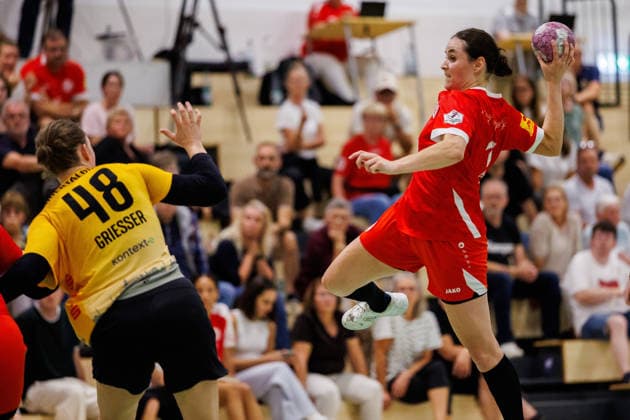 2. Handball Bundesliga Frauen: 1. FSV Mainz 05 - HC Roedertal, Mainz, 05.09.2026 Christine Burgard (1. FSV Mainz 05, 11) im Wurf gegen Lea Griesser (Lea Grießer, HC Roedertal, 48) Partie vom 2. Spieltag der ALSCO Handball 2. Bundesliga Frauen zwischen 1. FSV Mainz 05 und HC Rödertal in Mainz am 05.09.2026 *** Women s Handball Bundesliga 2: 1 FSV Mainz 05 vs. HC Rödertal, Mainz, September 5, 2026; Christine Burgard (1 FSV Mainz 05) takes a shot against Lea Griesser (HC Rödertal), 48 Match from Matchday 2 of the ALSCO Women’s Handball 2nd Bundesliga between 1 FSV Mainz 05 and HC Rödertal in Mainz on September 5, 2026 Copyright: xBEAUTIFULxSPORTS Hahnex