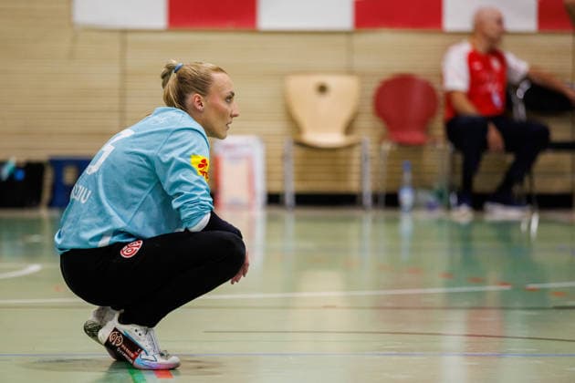 2. Handball Bundesliga Frauen: 1. FSV Mainz 05 - HC Roedertal, Mainz, 05.09.2026 Aurora Kryeziu (1. FSV Mainz 05, 33) kniet vor ihrem Tor Partie vom 2. Spieltag der ALSCO Handball 2. Bundesliga Frauen zwischen 1. FSV Mainz 05 und HC Rödertal in Mainz am 05.09.2026 *** Women s Handball Bundesliga 2: 1 FSV Mainz 05 vs. HC Rödertal, Mainz, September 5, 2026. Aurora Kryeziu of 1 FSV Mainz 05, 33 kneels in front of her goal during the Match Day 2 game of the ALSCO Women’s Handball 2nd Bundesliga between 1 FSV Mainz 05 and HC Rödertal in Mainz on September 5, 2026 Copyright: xBEAUTIFULxSPORTS Hahnex