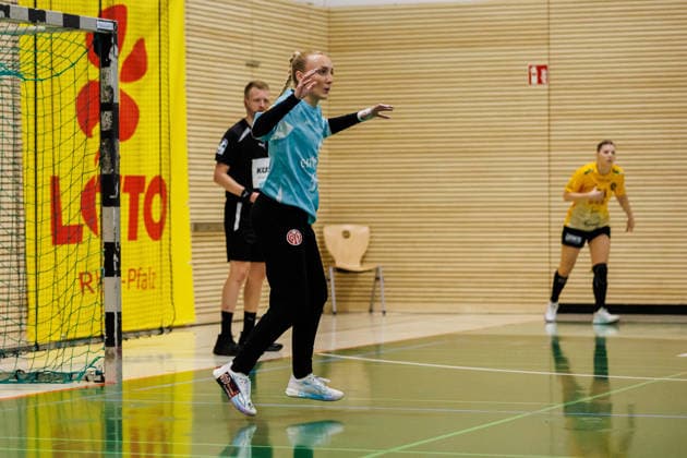 2. Handball Bundesliga Frauen: 1. FSV Mainz 05 - HC Roedertal, Mainz, 05.09.2026 Aurora Kryeziu (1. FSV Mainz 05, 33) vor ihrem Tor Partie vom 2. Spieltag der ALSCO Handball 2. Bundesliga Frauen zwischen 1. FSV Mainz 05 und HC Rödertal in Mainz am 05.09.2026 *** Women s Handball Bundesliga 2: 1 FSV Mainz 05 vs. HC Rödertal, Mainz, September 5, 2026; Aurora Kryeziu (1 FSV Mainz 05), 33 in front of her goal during the Match Day 2 game of the ALSCO Women’s Handball 2nd Bundesliga between 1 FSV Mainz 05 and HC Rödertal in Mainz on September 5, 2026 Copyright: xBEAUTIFULxSPORTS Hahnex
